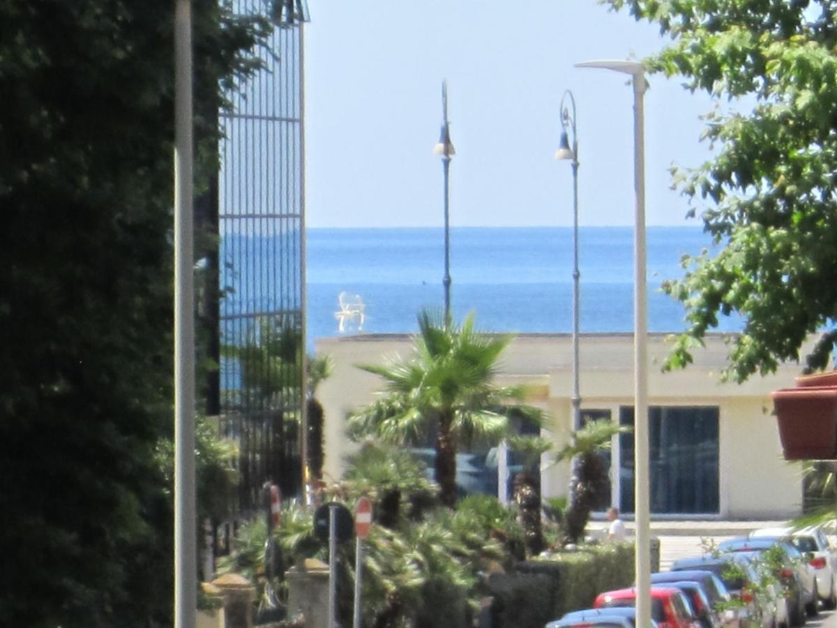 Piuma Celeste A Due Passi Dal Mare E Dal Centro Storico Ostie Extérieur photo